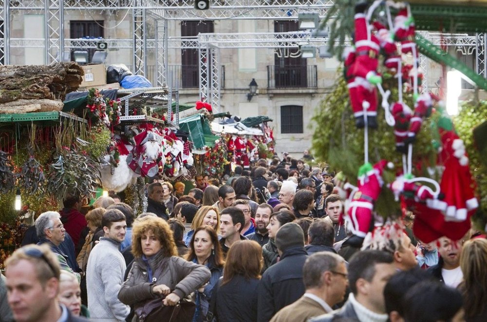 santa-llucia-placa-catedral-barcelona_1483661757_4107794_1233x823